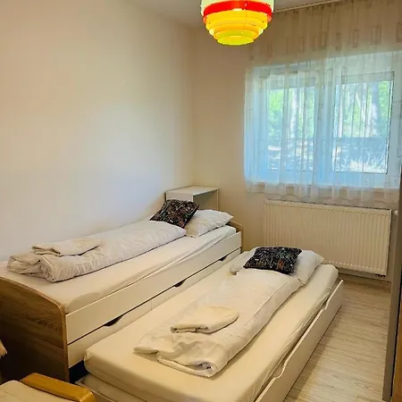 Balchill Medences Apartman 希欧福克